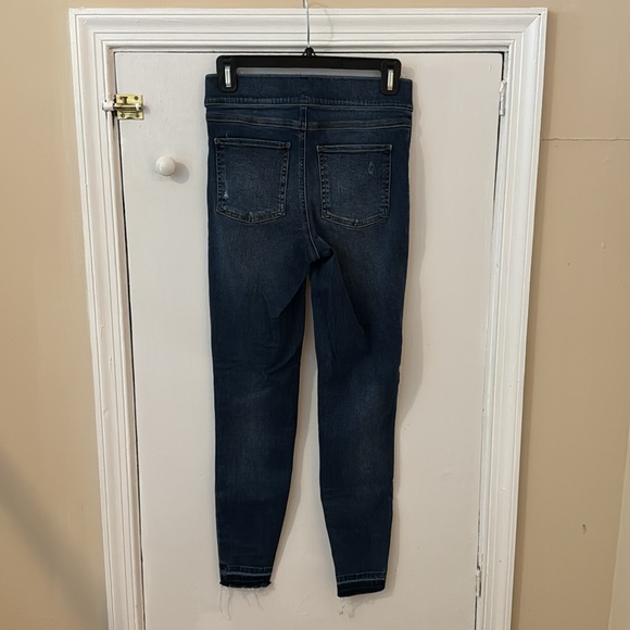 Spanx Distressed Skinny Jeans w/Raw Hem | Size S - Picture 4 of 4